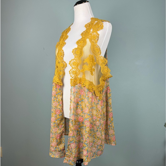 Gorgeous Textured Shawl - Picture 5 of 9